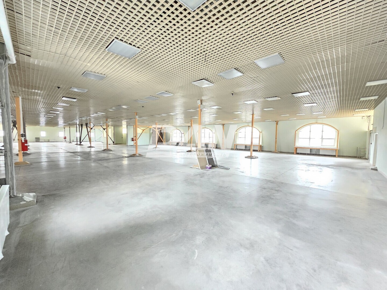 Помещение свободного назначения 495 м²