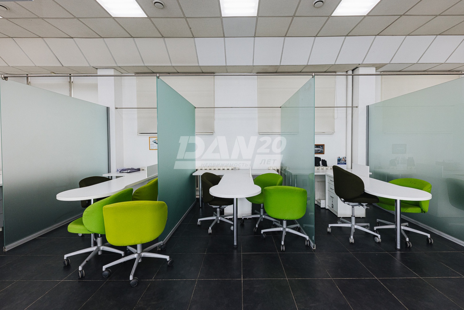 Торговая площадь 1625 м²