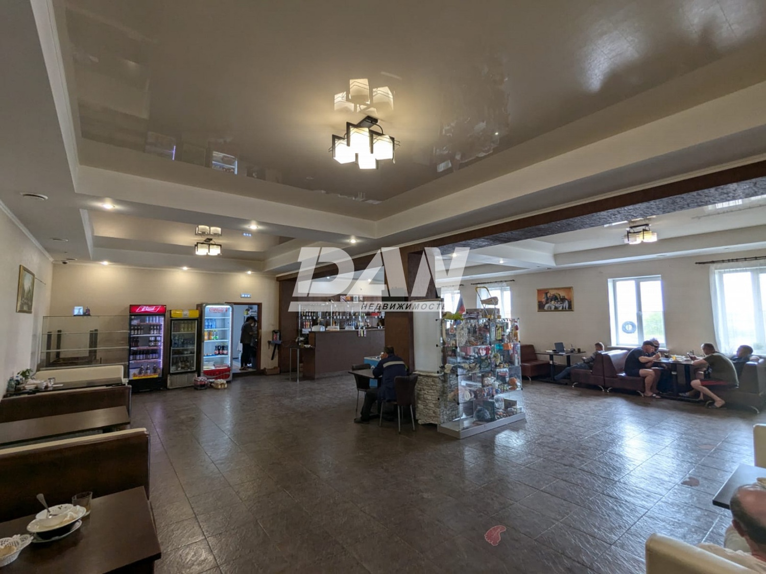Торговое помещение 329,3 м²