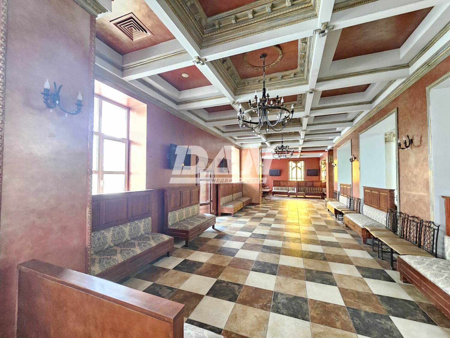 Торговое помещение 1439,5 м²