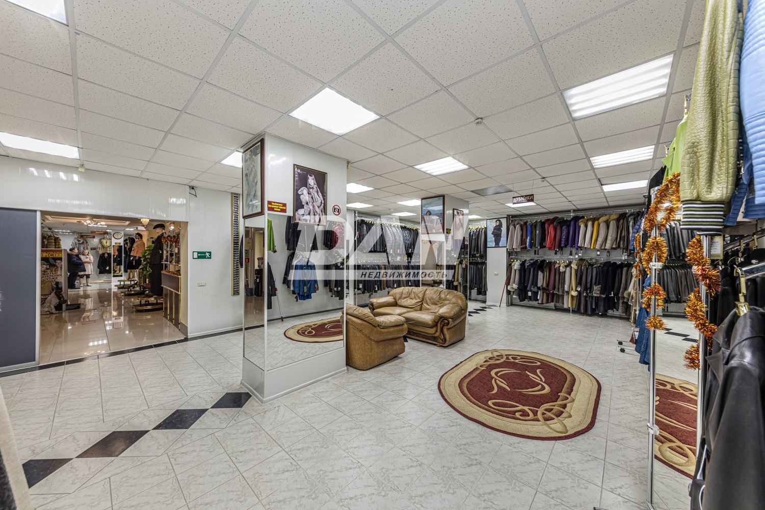 Торговая площадь 232 м²