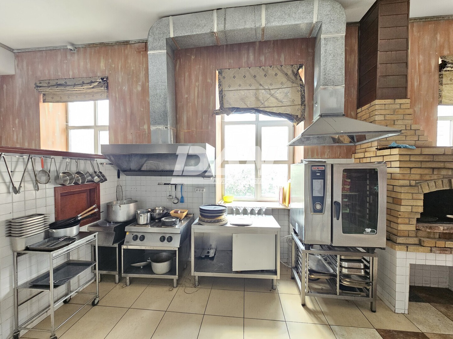 Торговое помещение 1439,5 м²