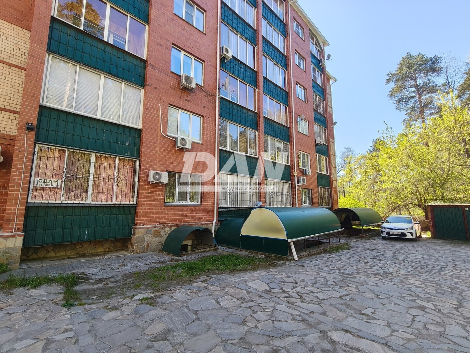 Торговая площадь 283 м²