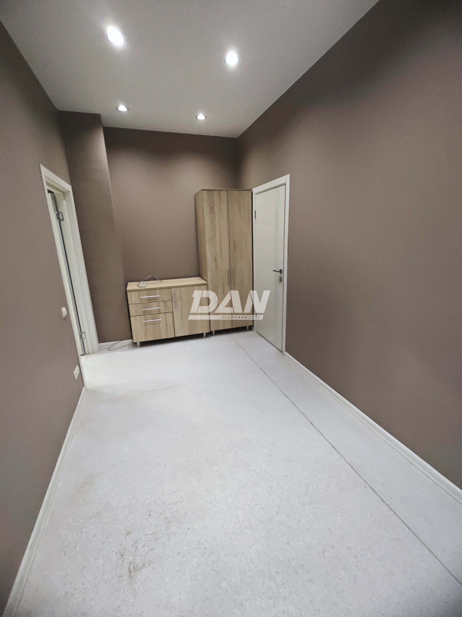 Помещение свободного назначения 953 м²