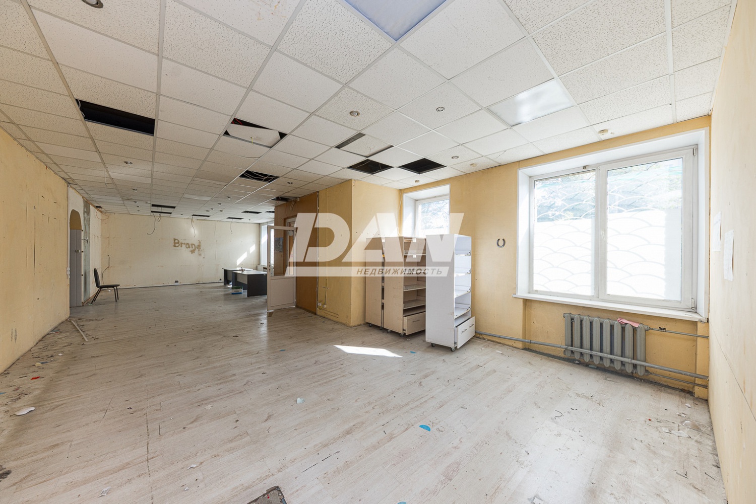 Торговое помещение 300 м²