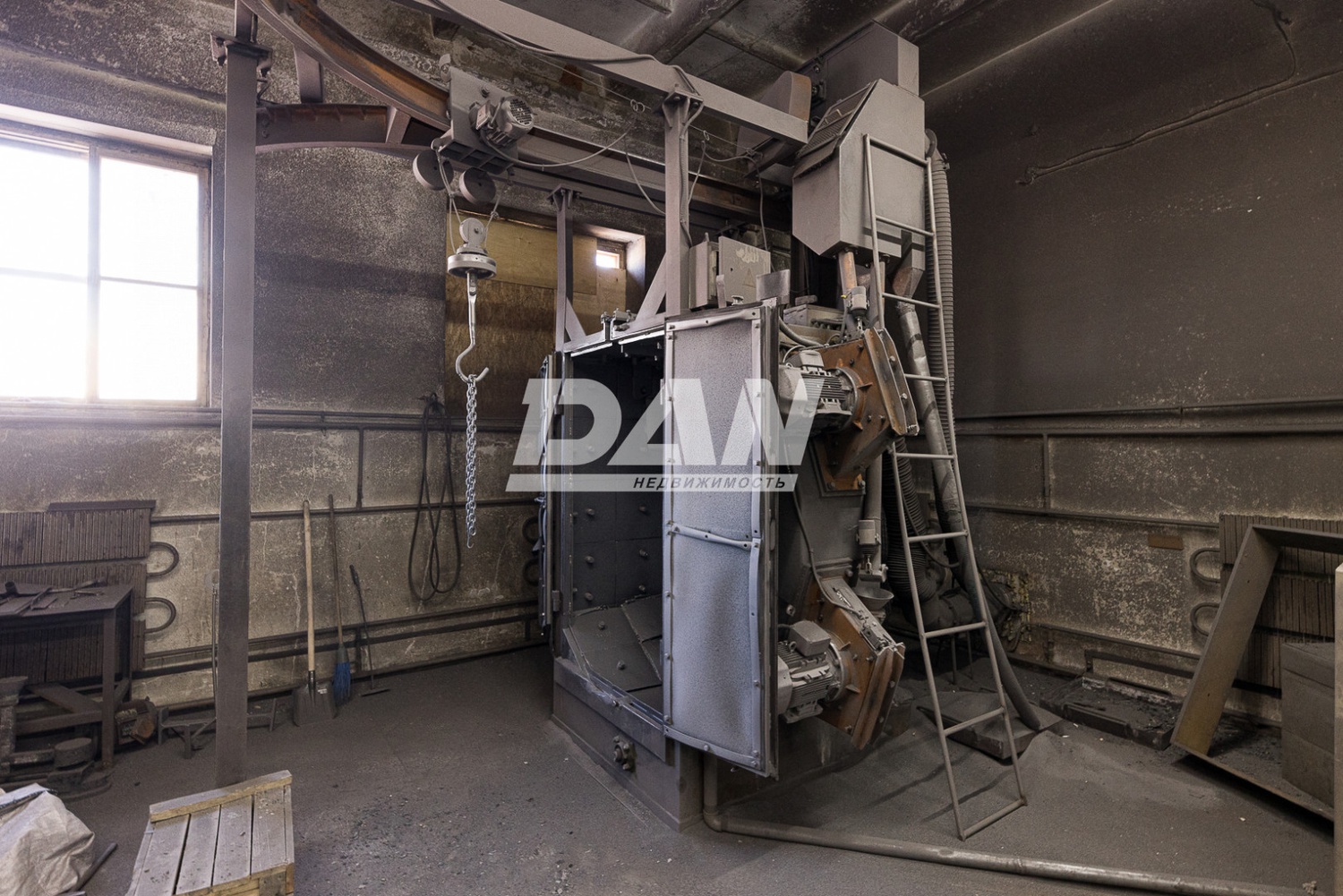 Производственное помещение 1301 м²