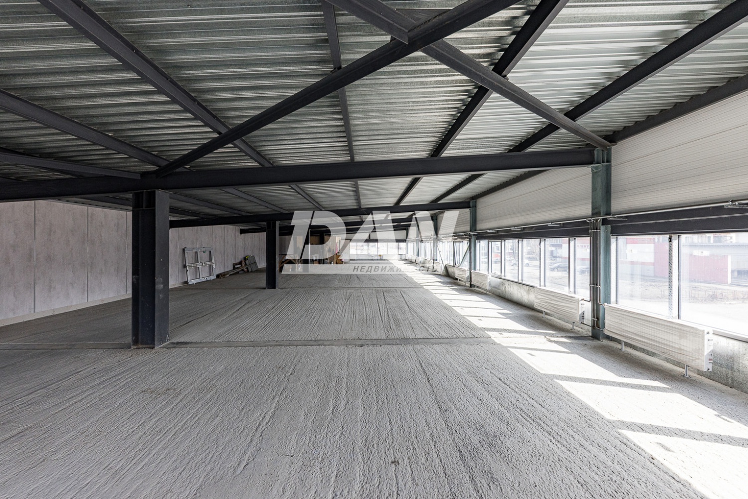 Торговое помещение 378,3 м²