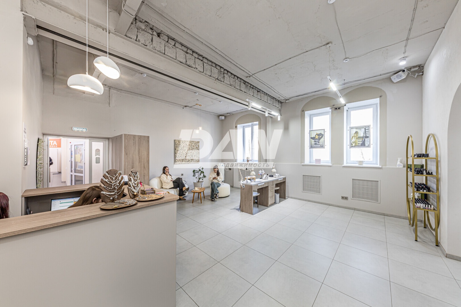 Торговая площадь 786 м²