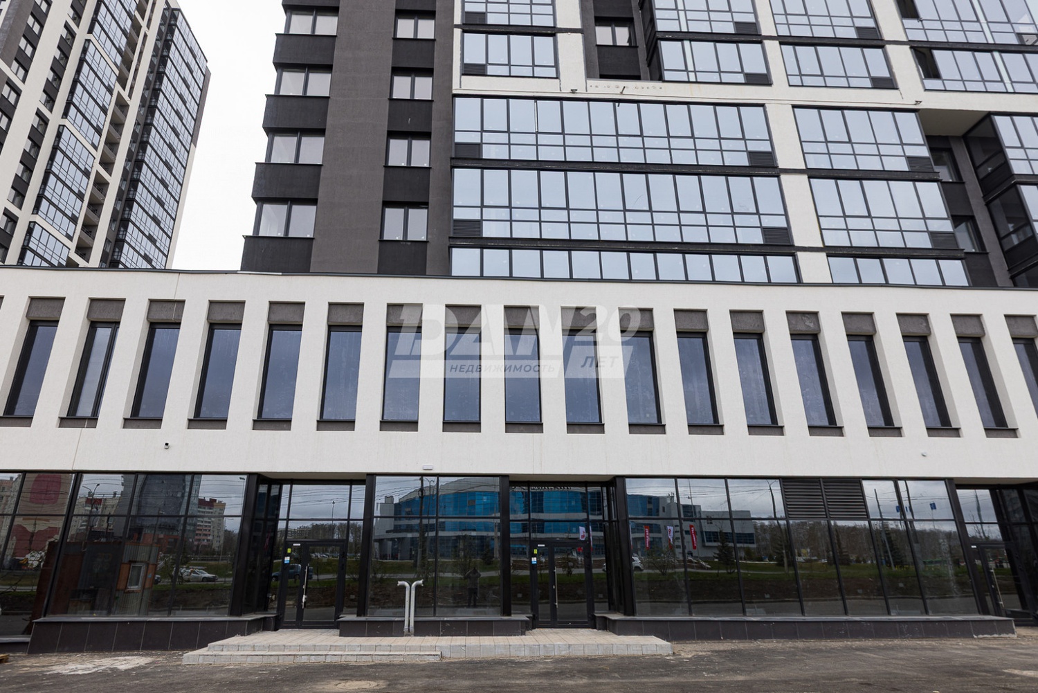 Торговая площадь 298,6 м²