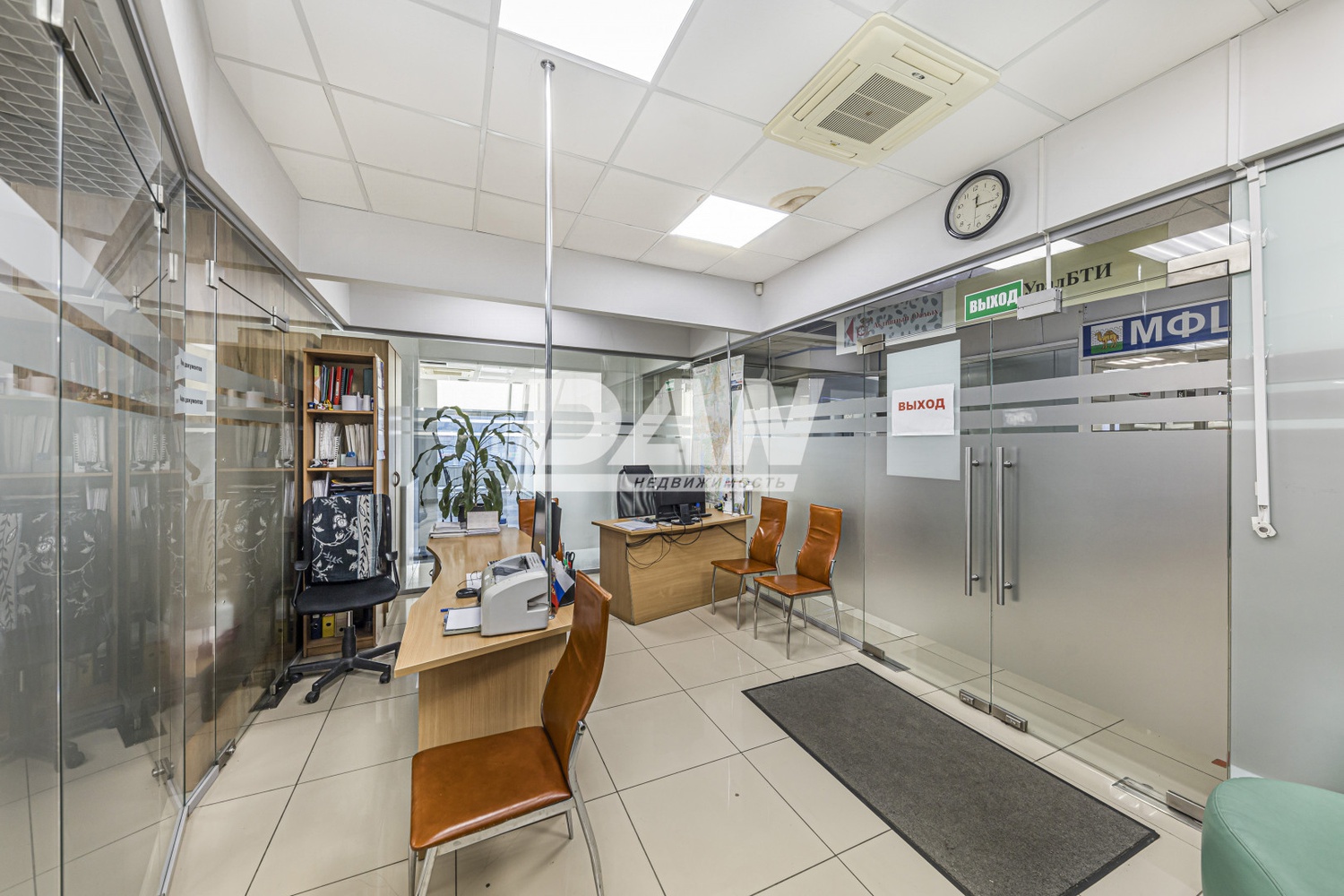 Торговая площадь 372 м²