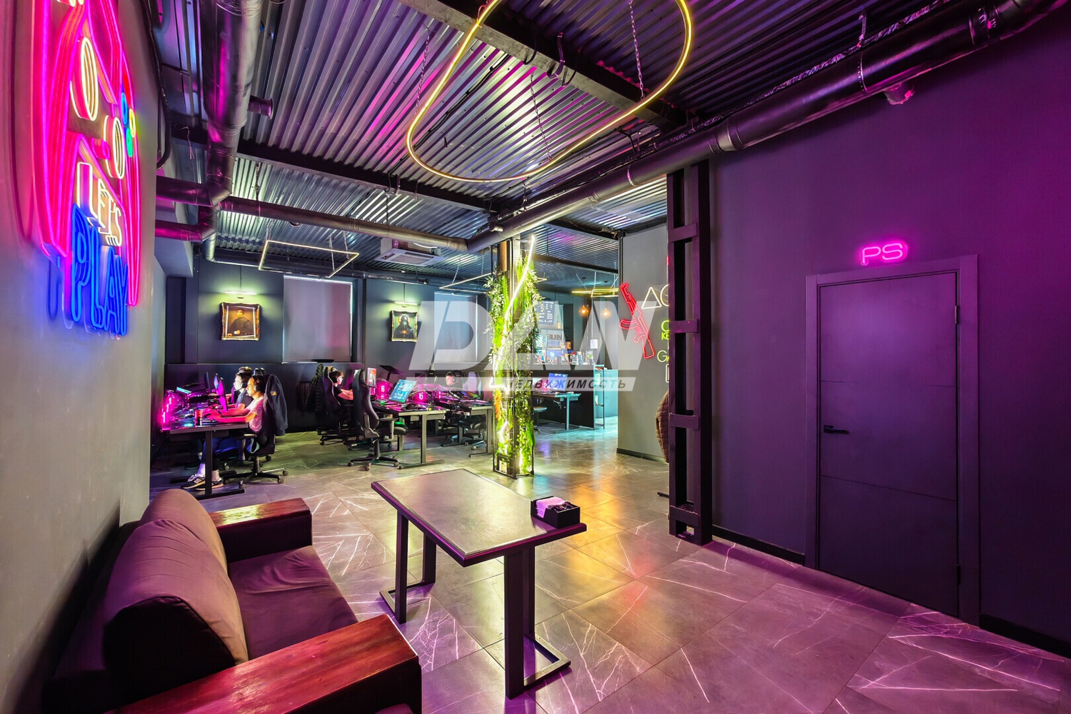 Торговая площадь 786 м²