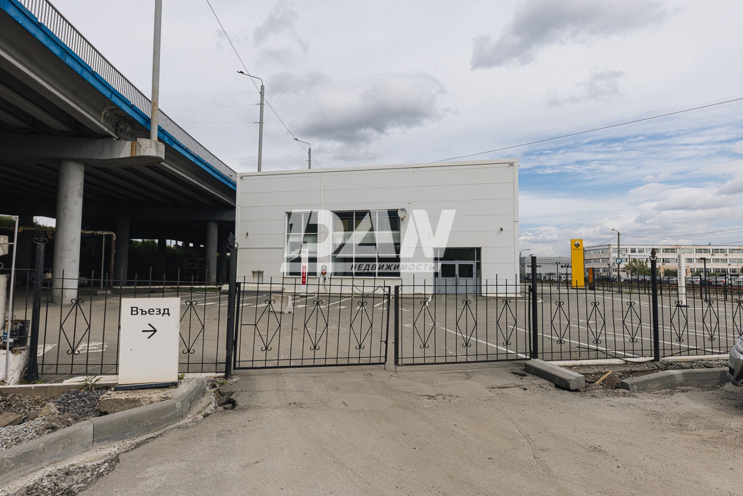 Торговое помещение 1625 м²