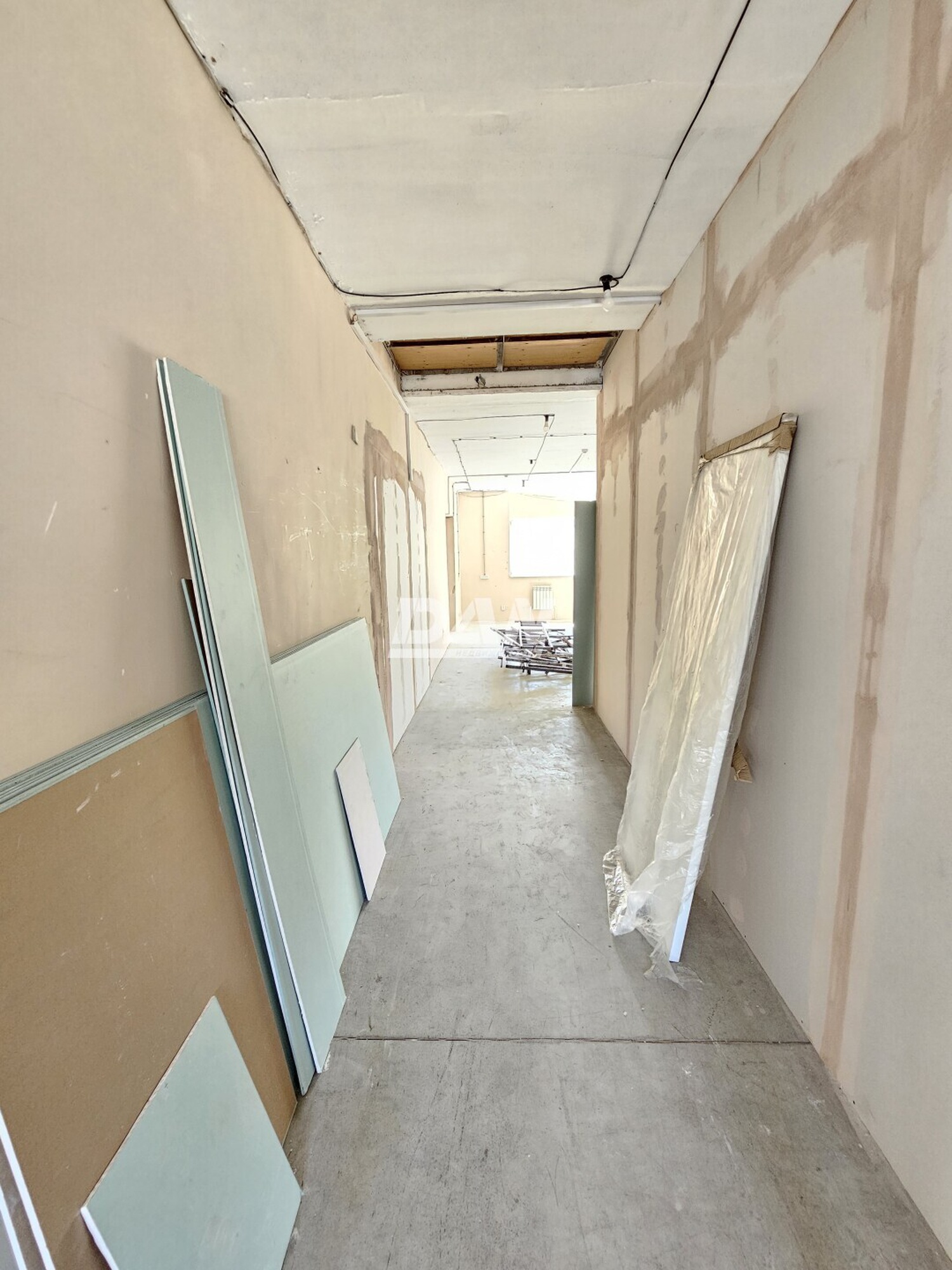 Помещение свободного назначения 330 м²