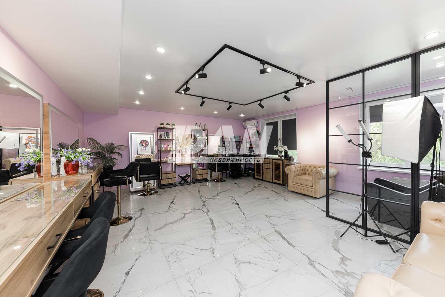 Торговая площадь 56 м²