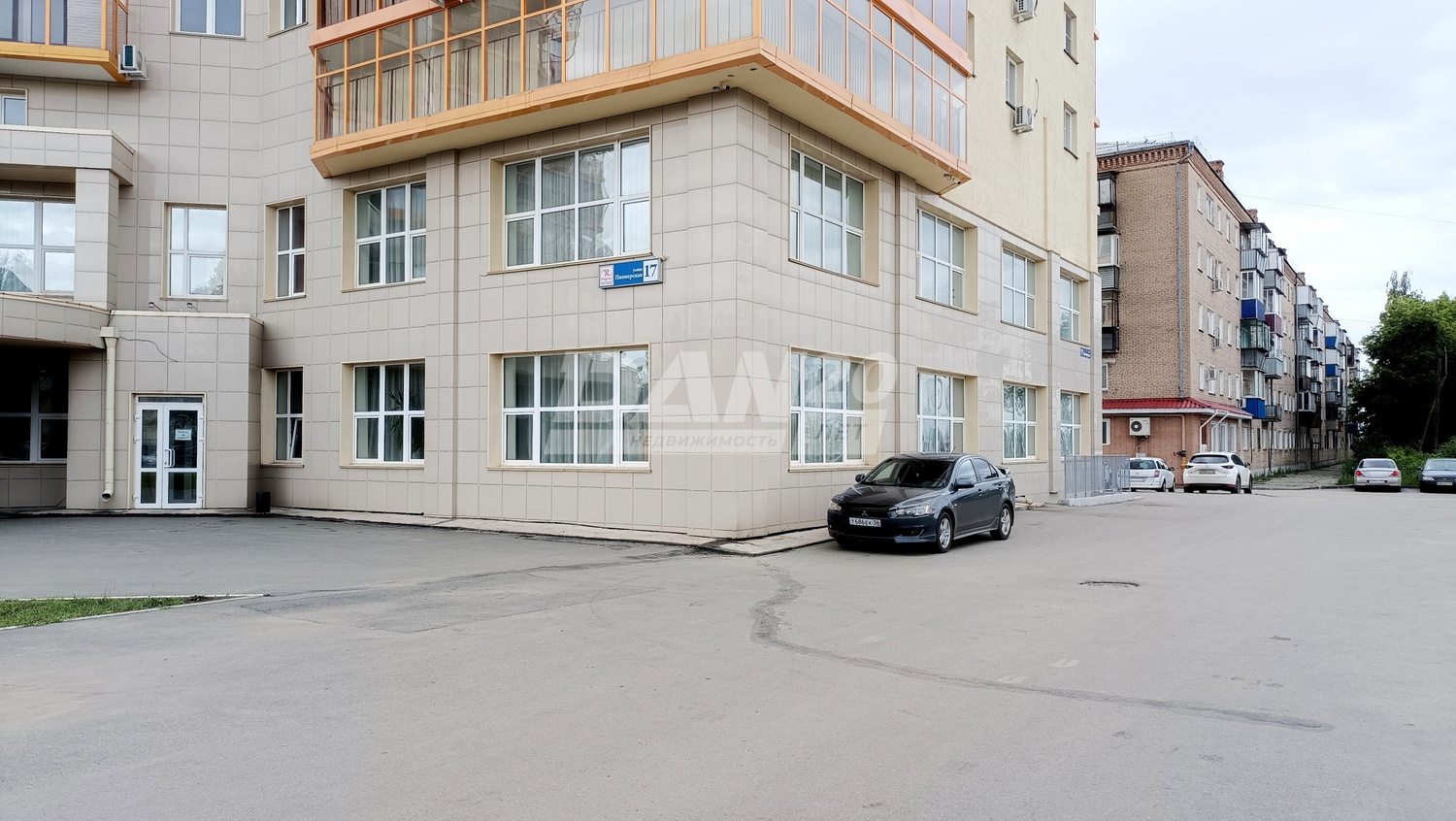 Торговая площадь 2130 м²