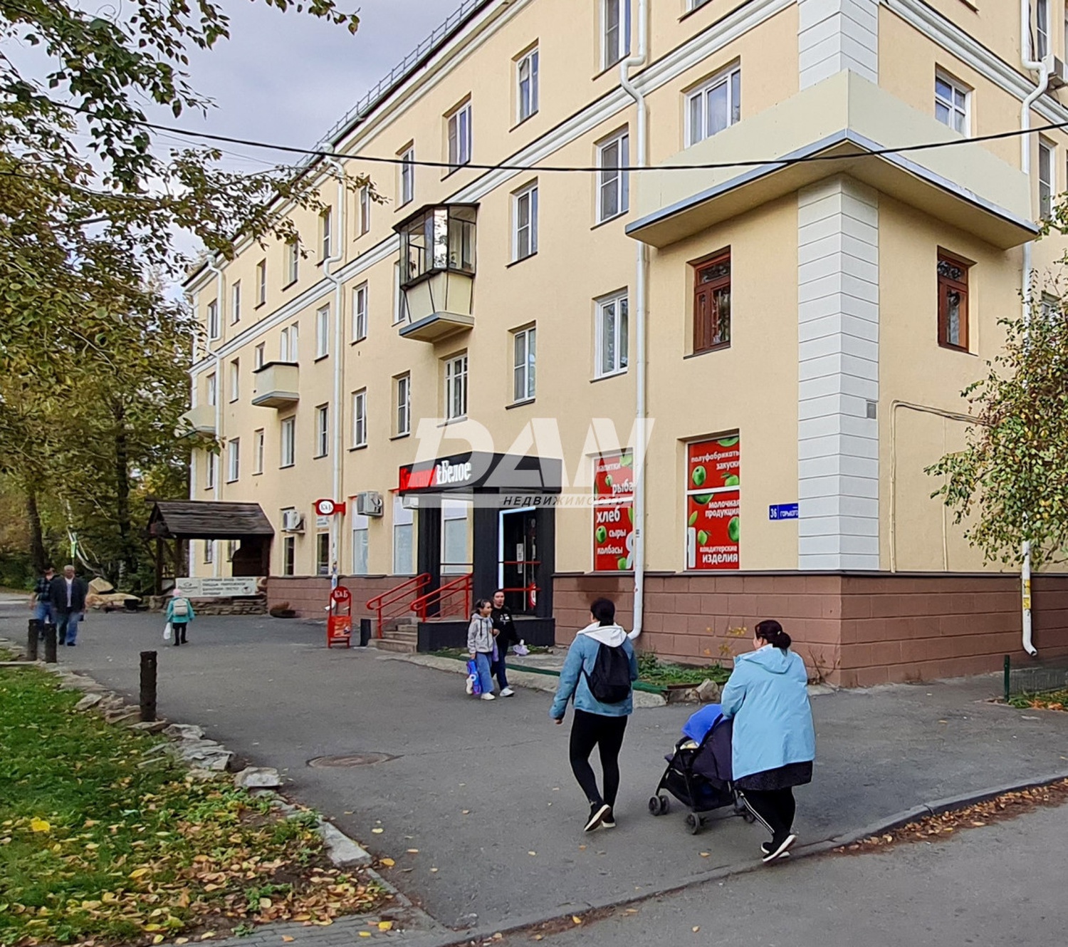 Торговая площадь 457 м²