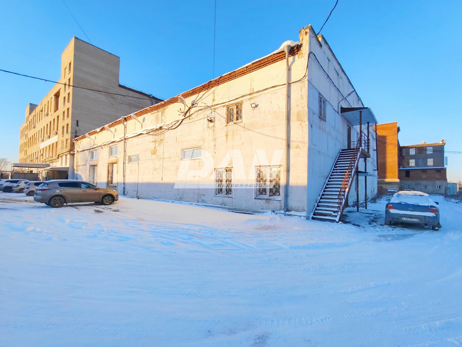 Склад 891,8 м²