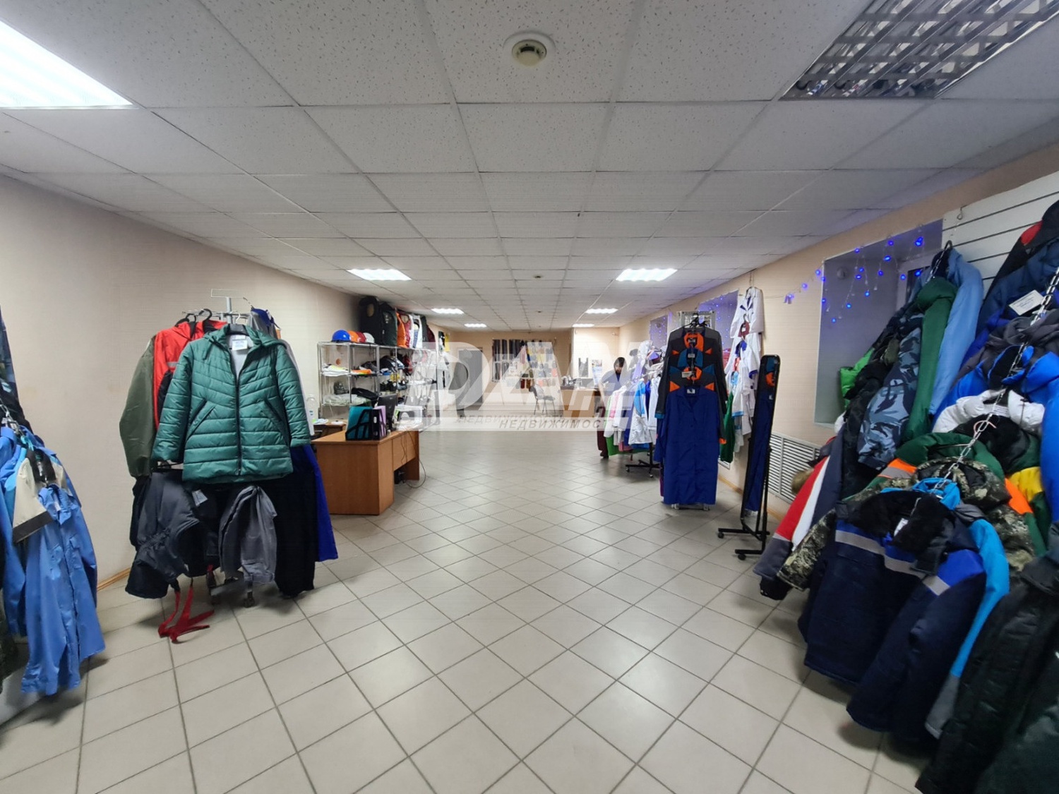 Помещение свободного назначения 245 м²