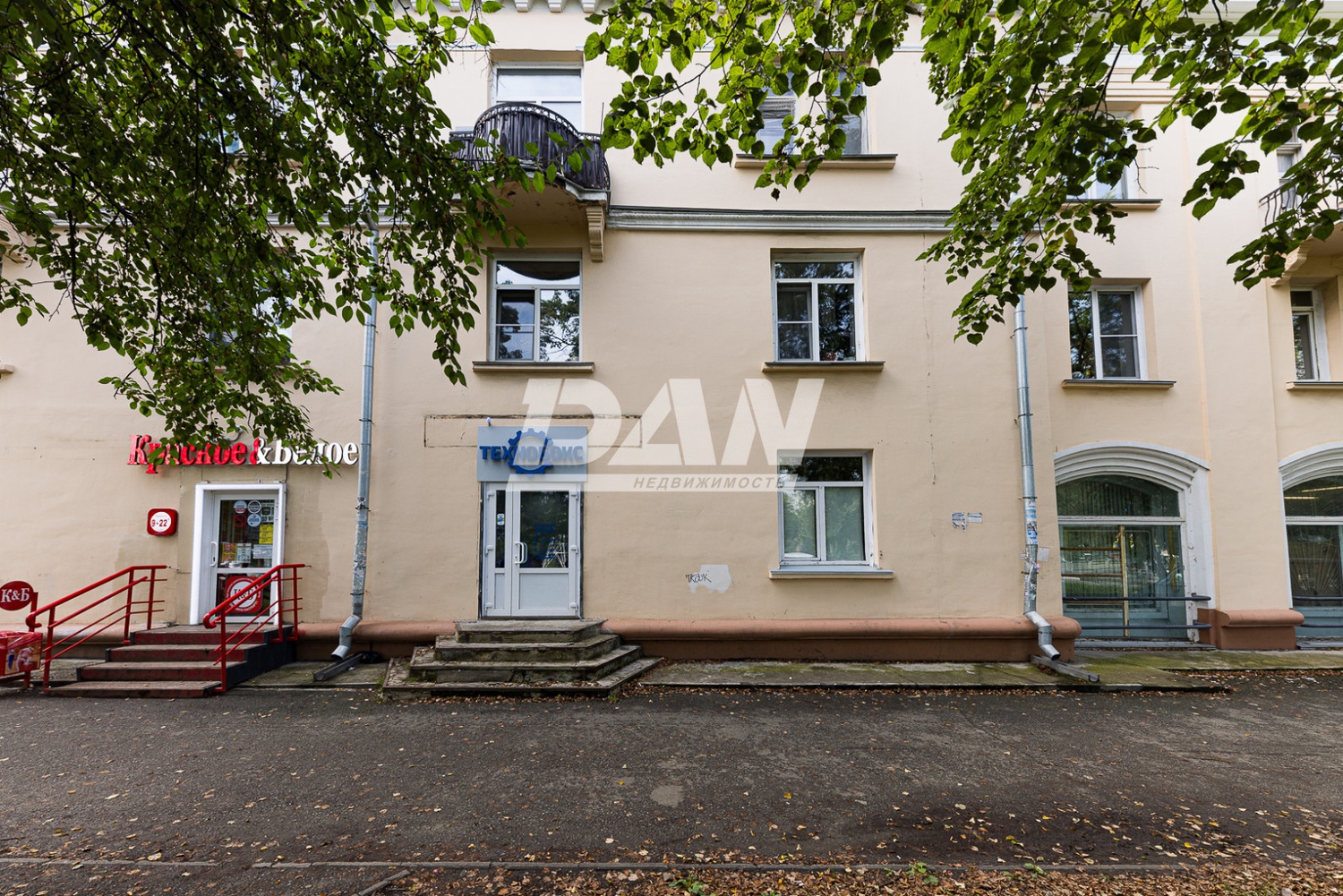 Помещение свободного назначения 353 м²