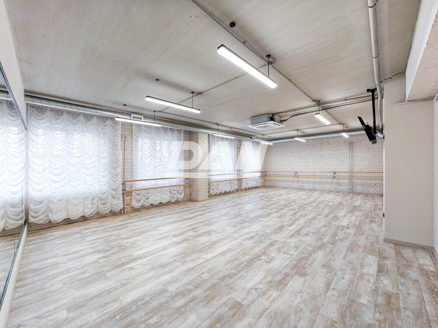 Помещение свободного назначения 321 м²