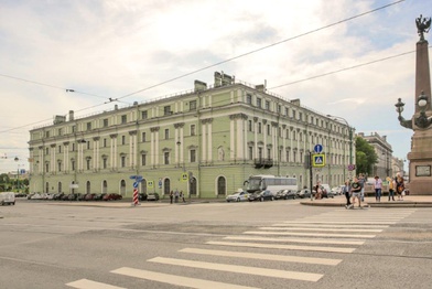 Пятизвездочную гостиницу и апарт-отель могут открыть на Миллионной улице в Петербурге