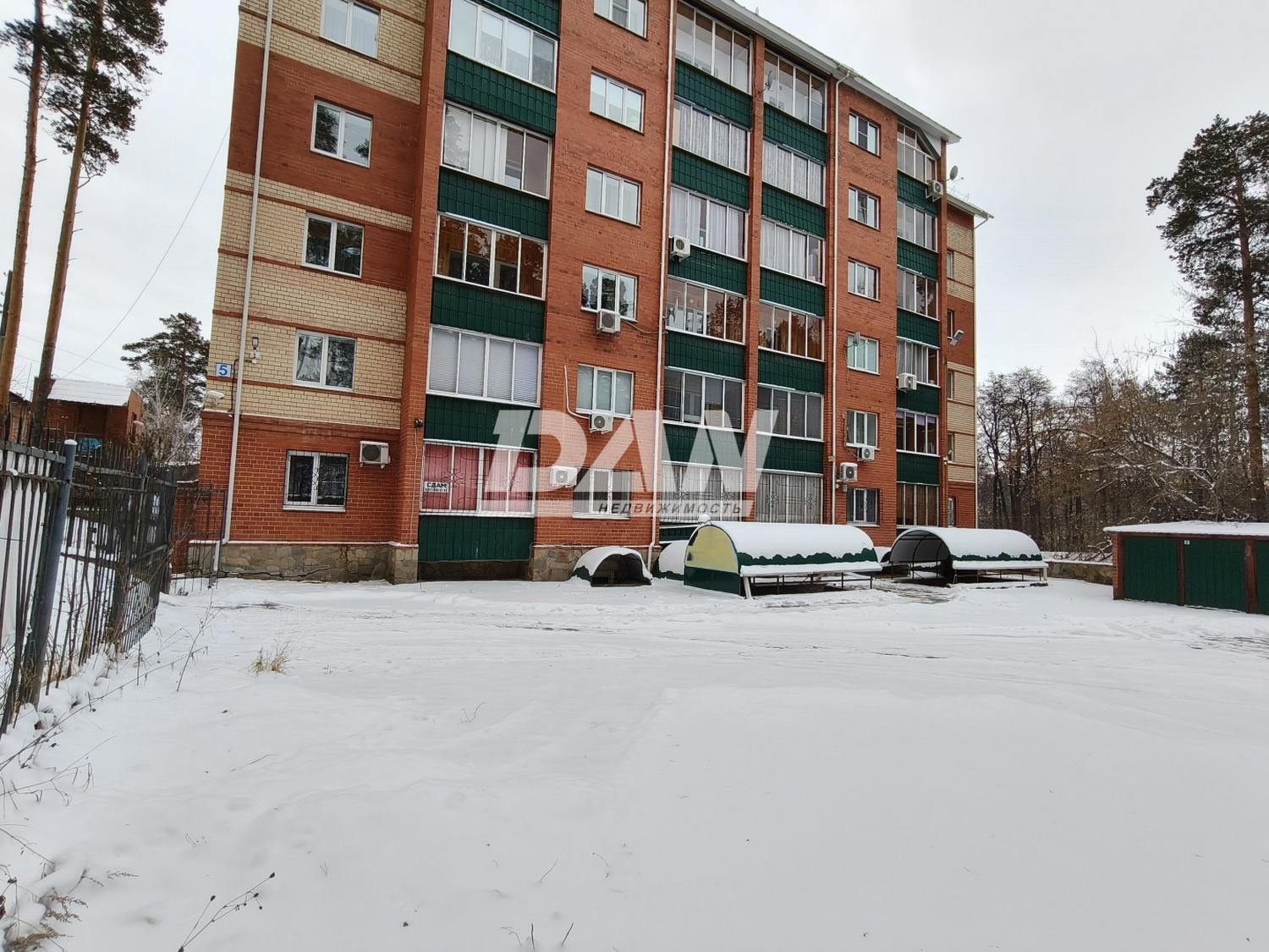 Торговая площадь 283 м²