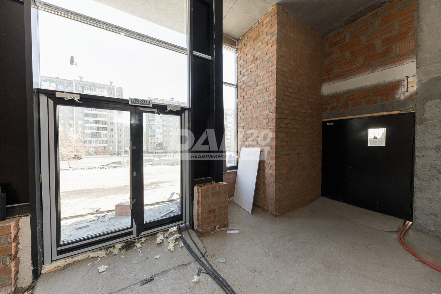 Торговая площадь 323,8 м²