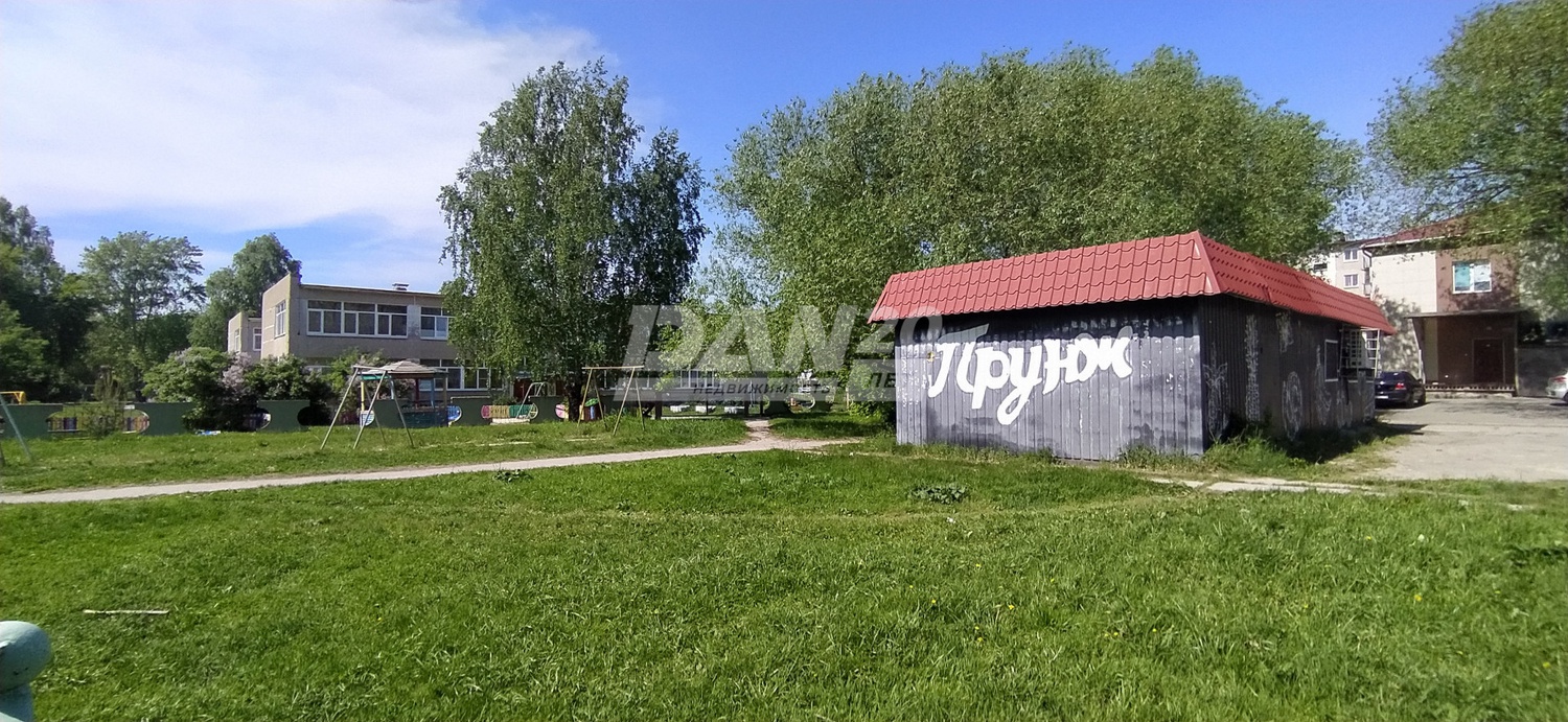 Земельный участок 100 м²