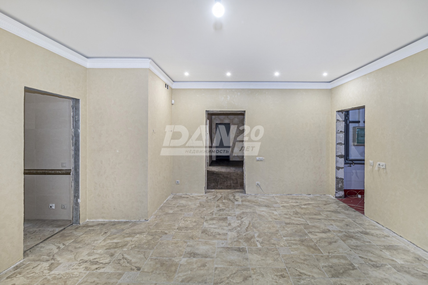 Помещение свободного назначения 593 м²