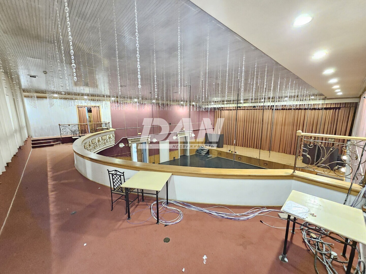 Торговое помещение 1439,5 м²