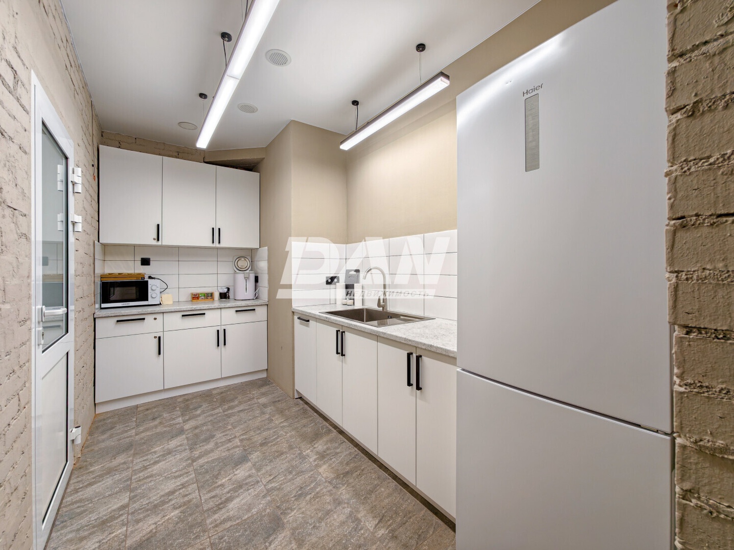 Помещение свободного назначения 321 м²