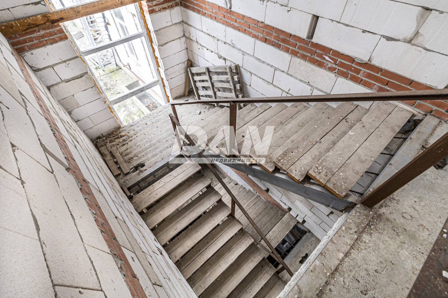 Помещение свободного назначения 1032 м²