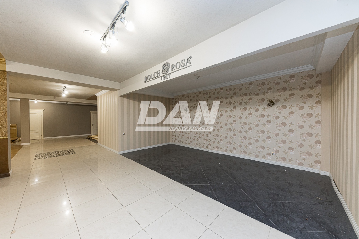 Торговое помещение 682 м²