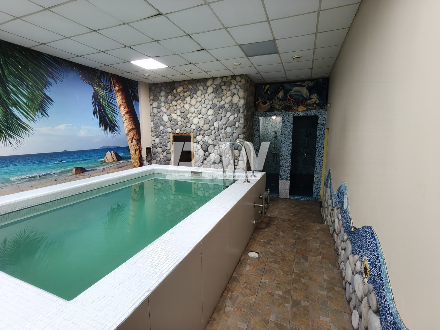 Торговая площадь 283 м²