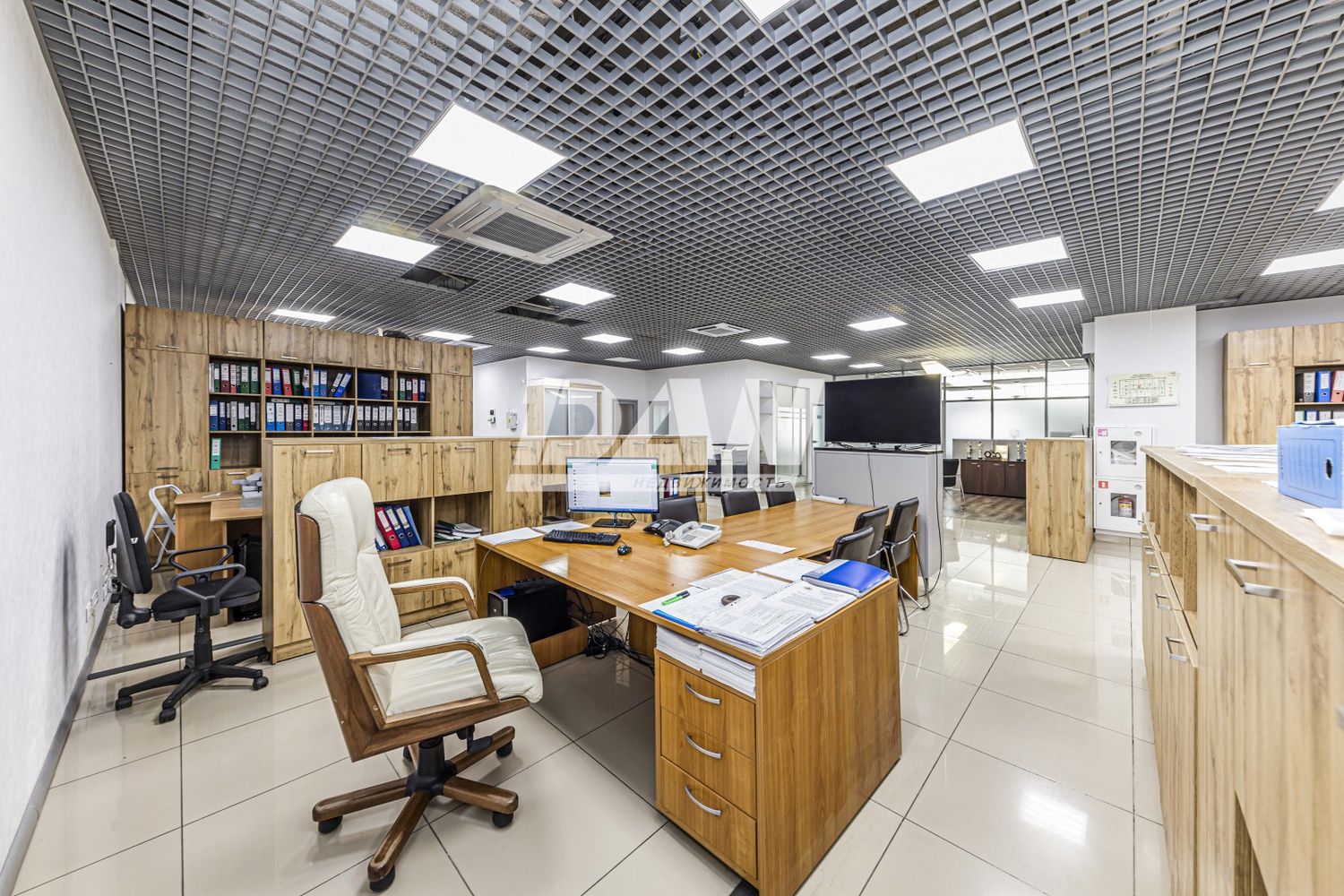 Торговая площадь 372 м²