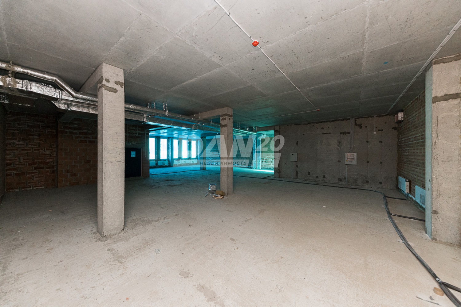 Торговая площадь 298,6 м²