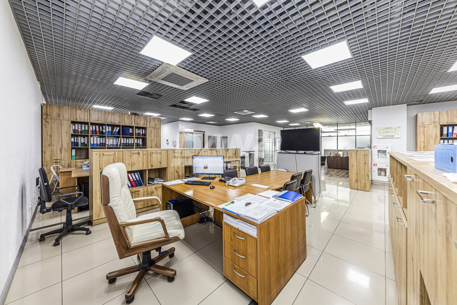 Торговая площадь 372 м²