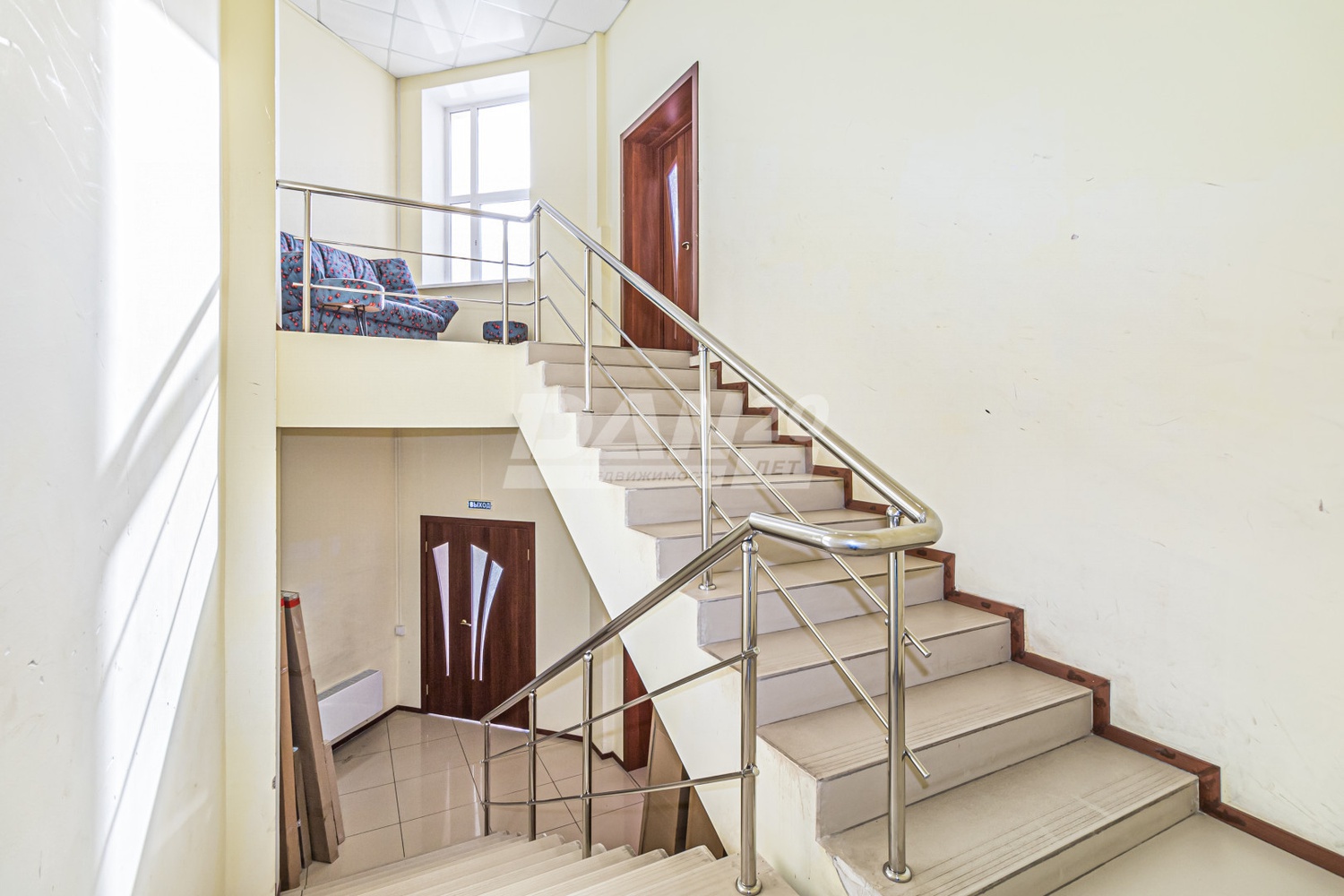 Торговая площадь 2130 м²