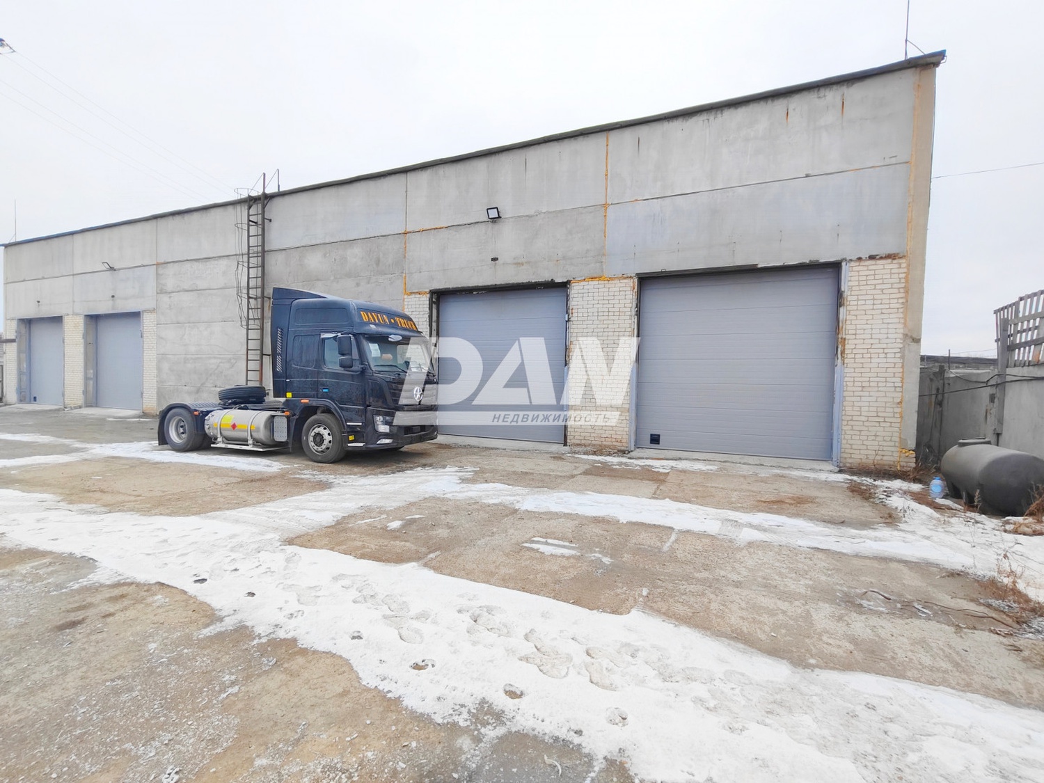 Помещение свободного назначения 1000 м²