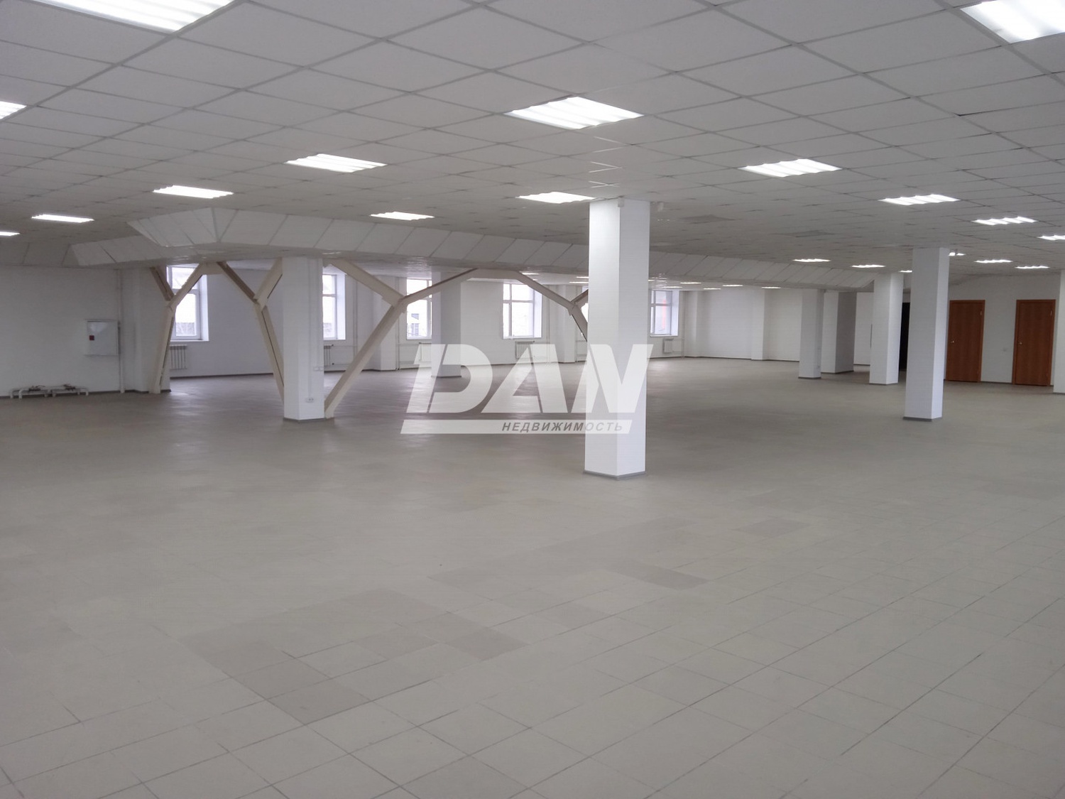 Помещение свободного назначения 600 м²