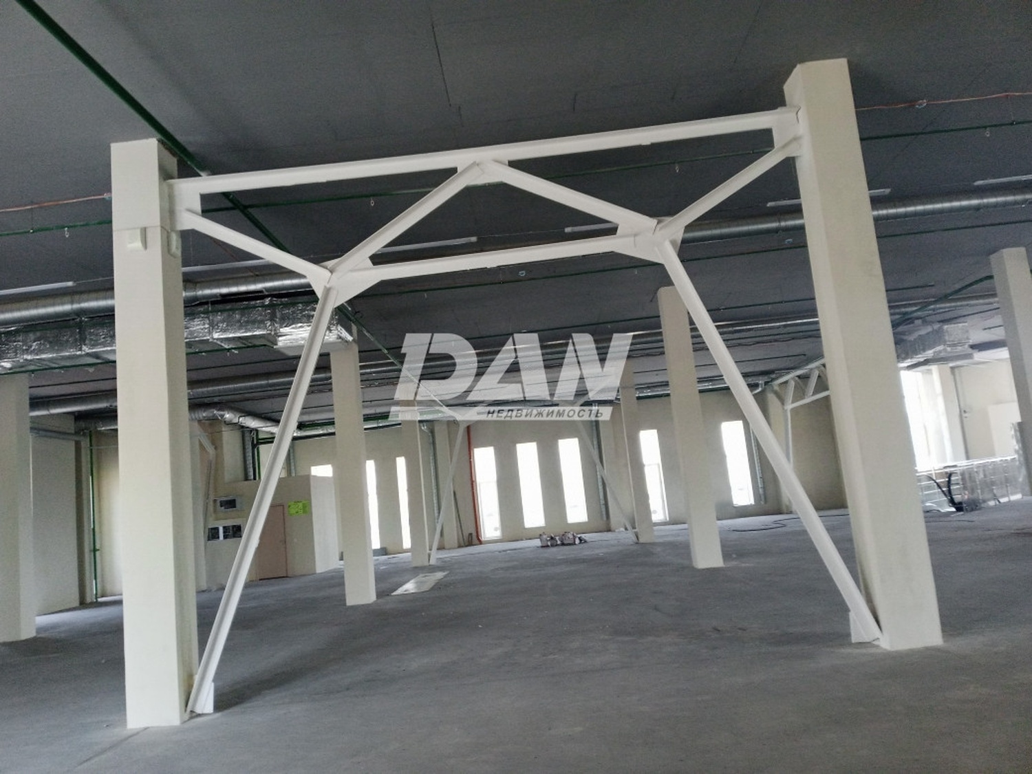 Помещение свободного назначения 300 м²