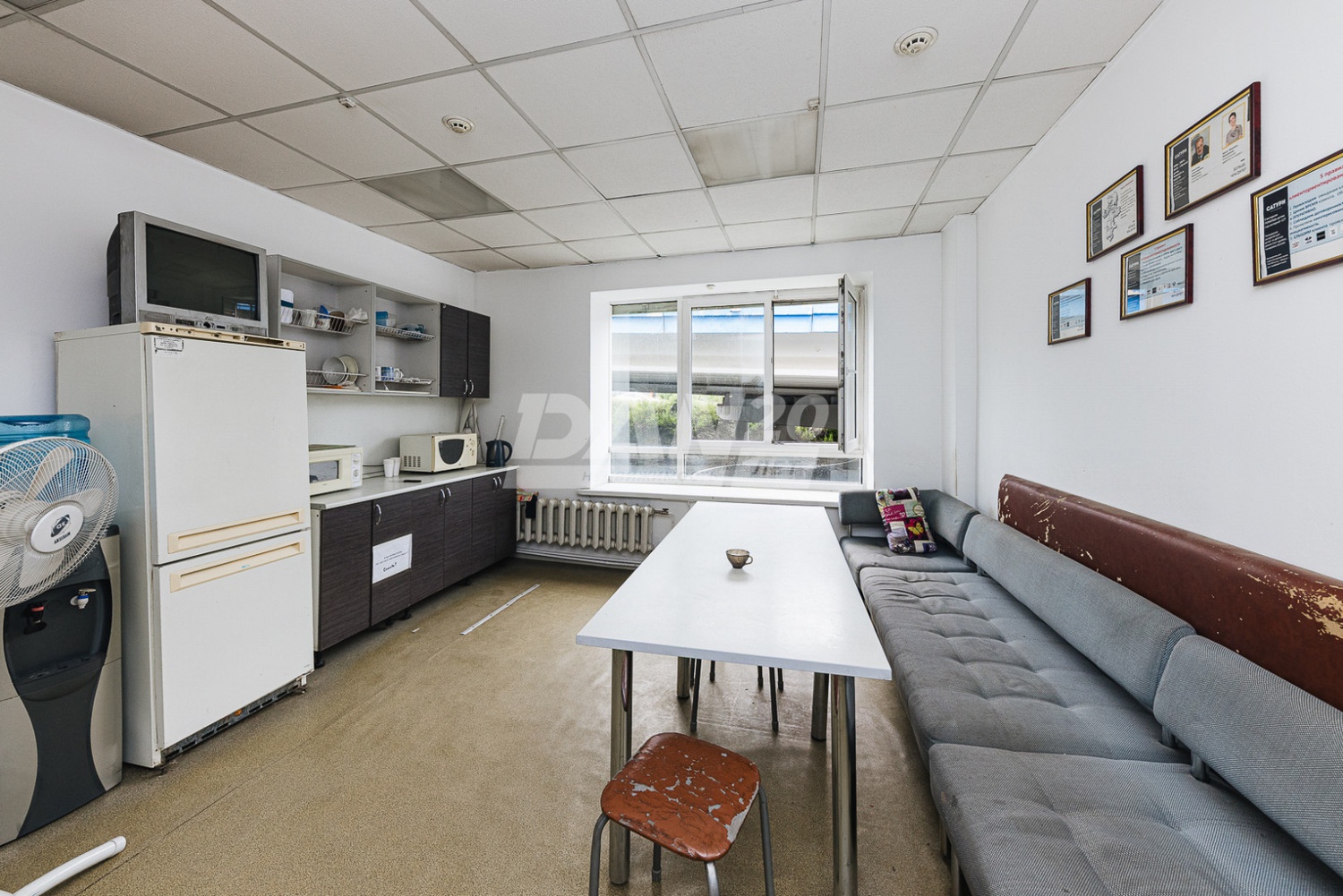 Торговая площадь 1625 м²