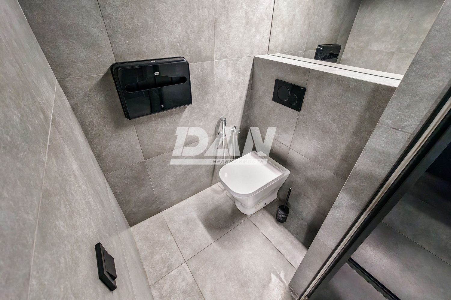 Торговое помещение 267,2 м²