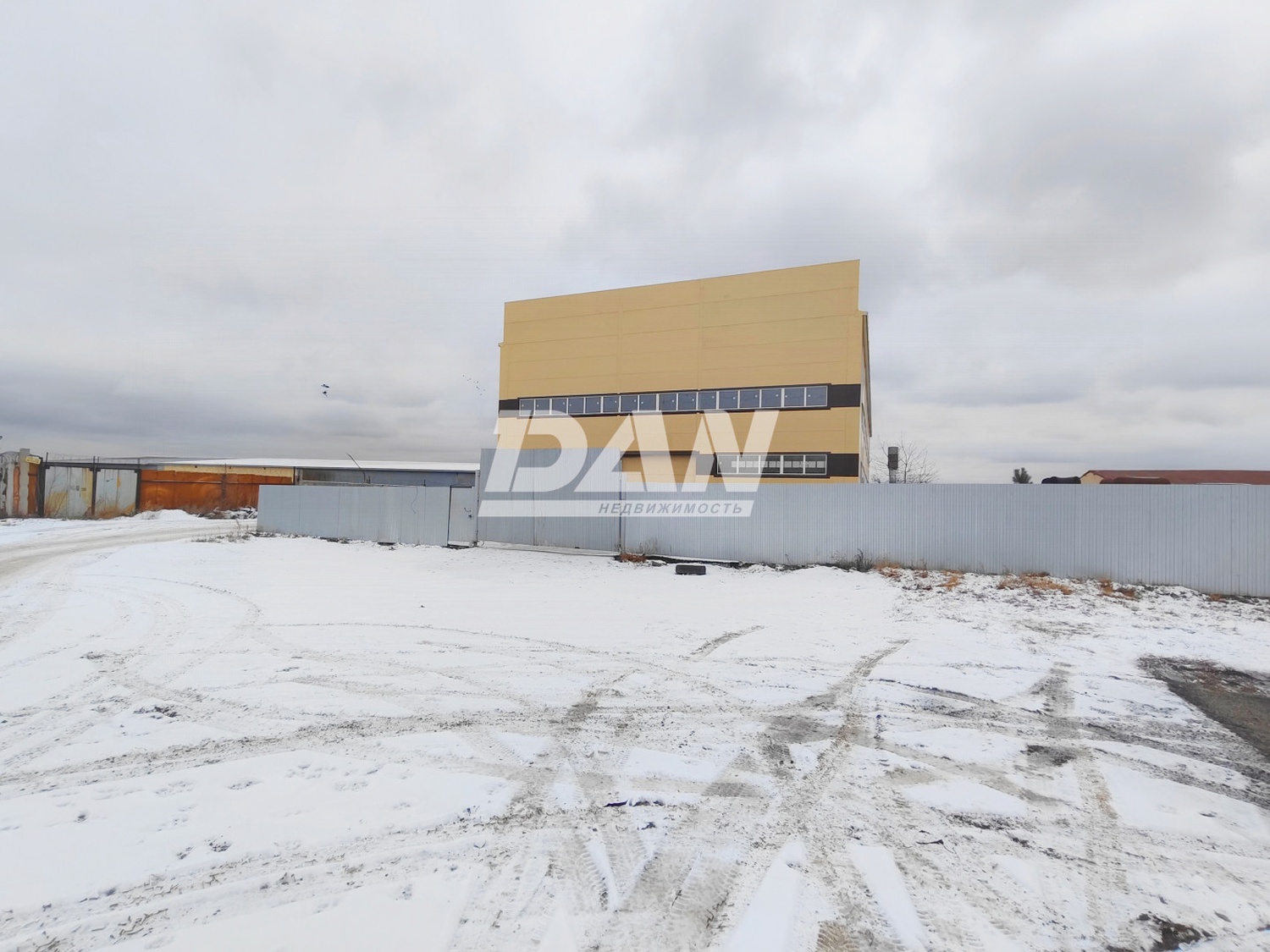 Производственное помещение 900 м²