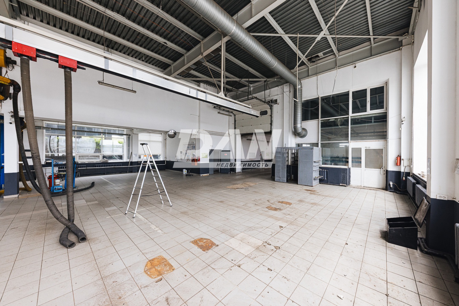 Торговое помещение 1625 м²