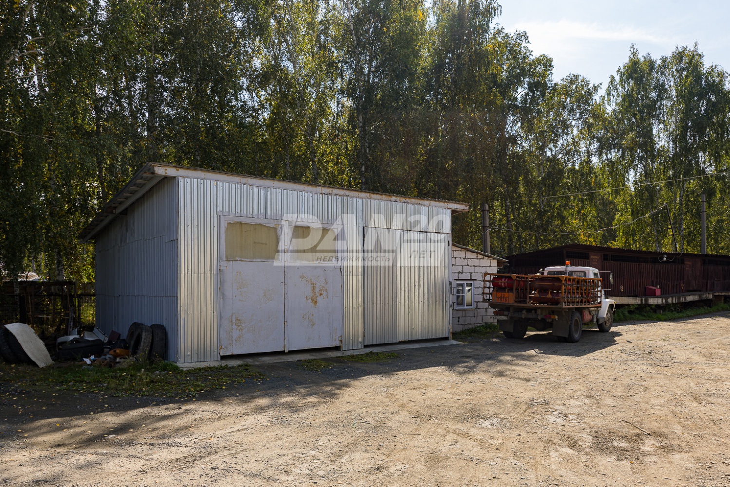 Помещение свободного назначения 877,3 м²