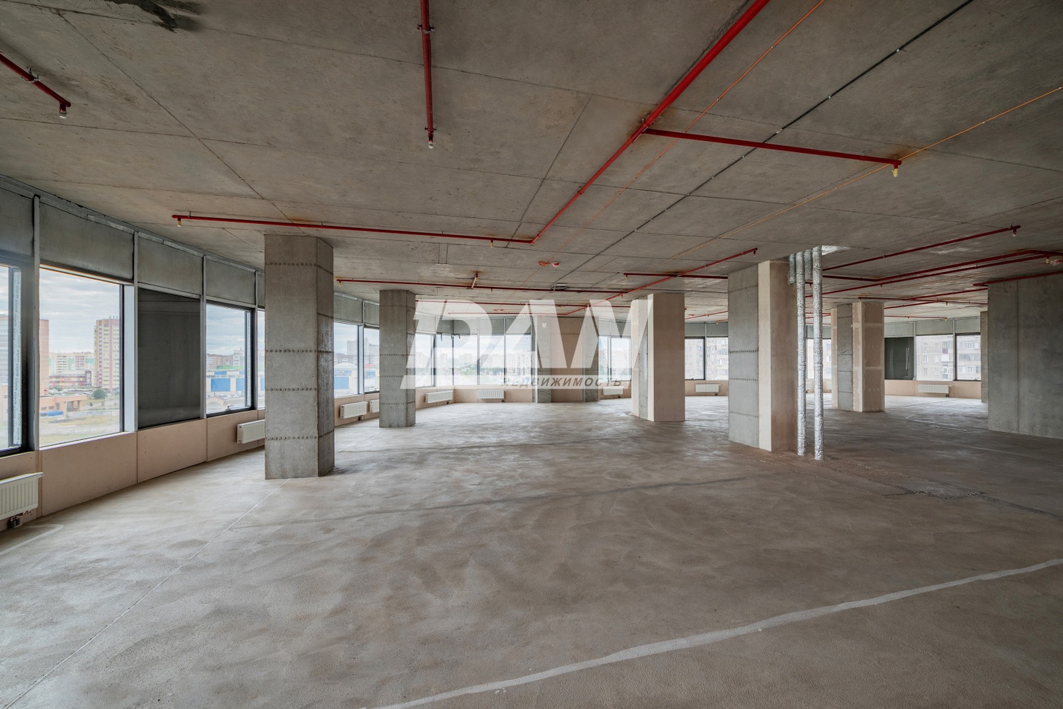 Торговая площадь 13515 м²