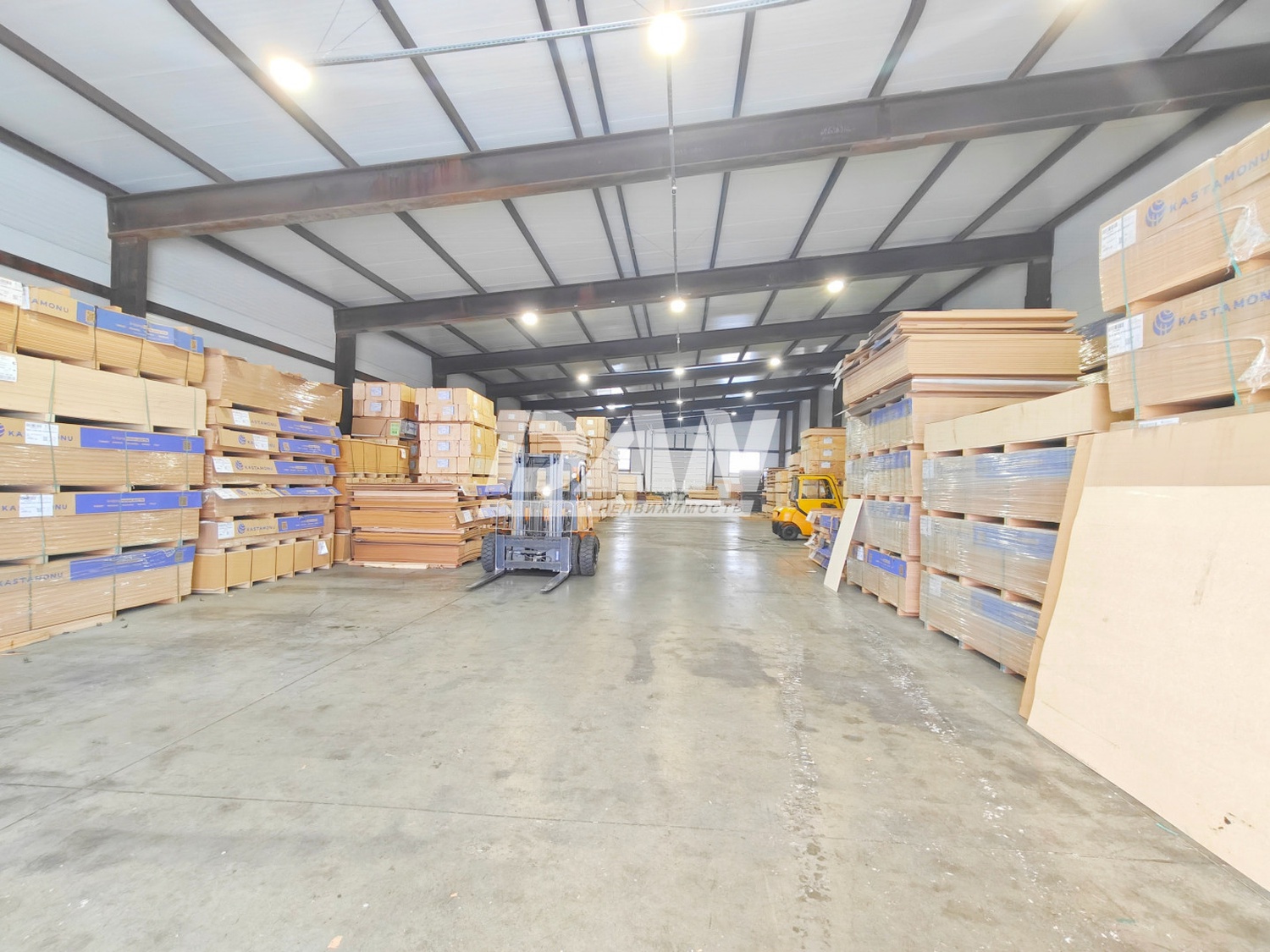 Склад 931 м²