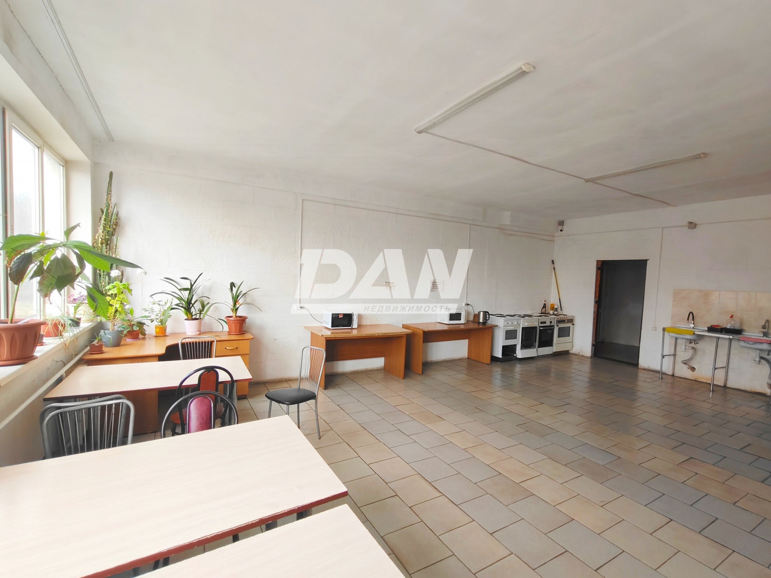 Помещение свободного назначения 4439,9 м²