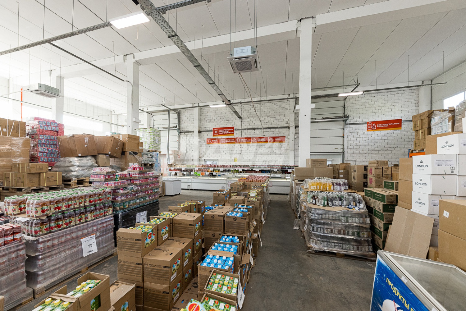 Торговая площадь 5000 м²